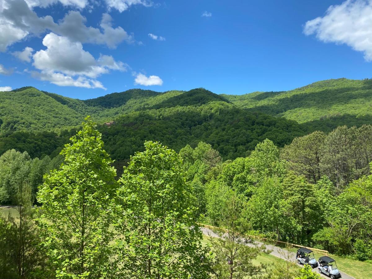 Holiday home With Stunning Mountain And 6th Views Near Harrahs Cherokee Bryson